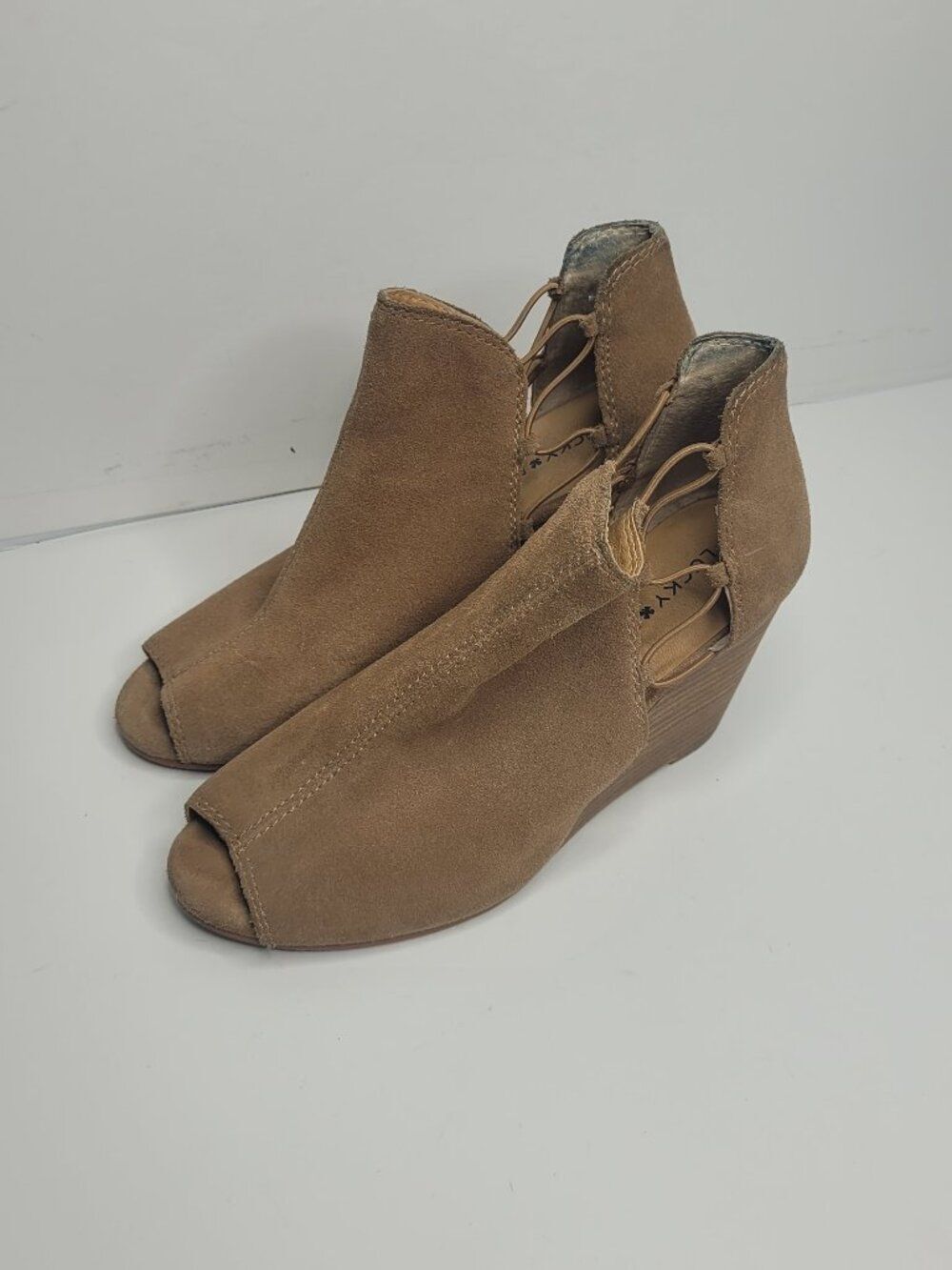 Lucky Brand Reevas Leather Peep Toe Wedge Booties Pull On Open Cut Outs size 9